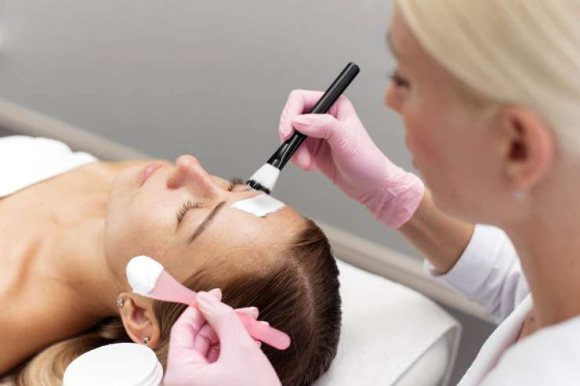 Не идите на риск: тревожные сигналы, что ваш косметолог непрофессионален